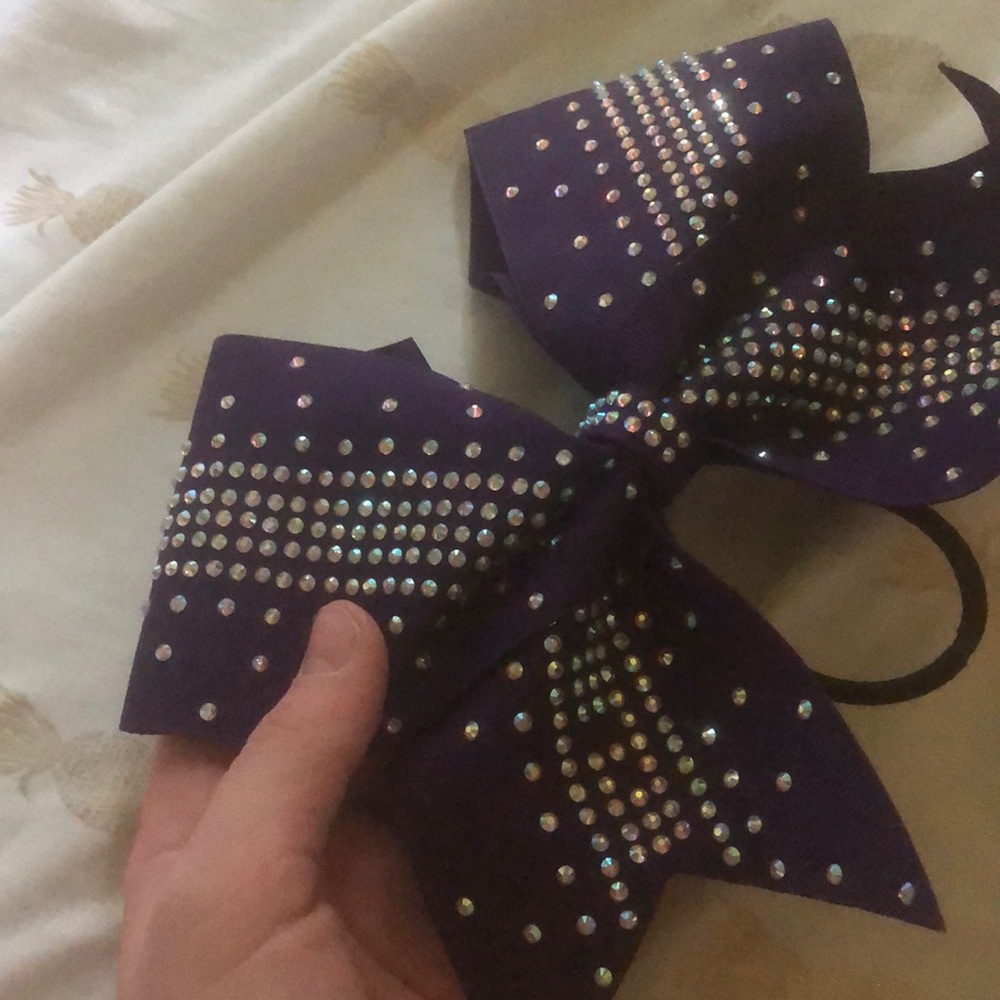 Bow - Picture 2 of 2